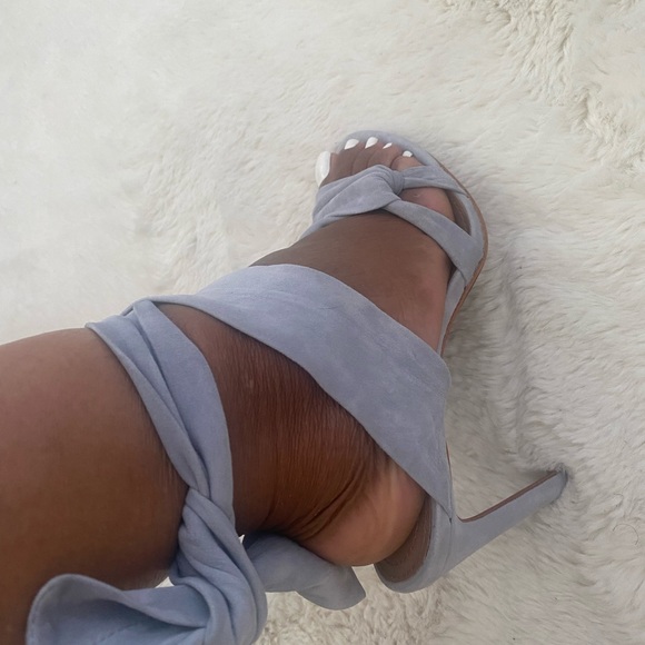 BCBG MAXAZRIA EMMA SANDAL - Picture 5 of 9